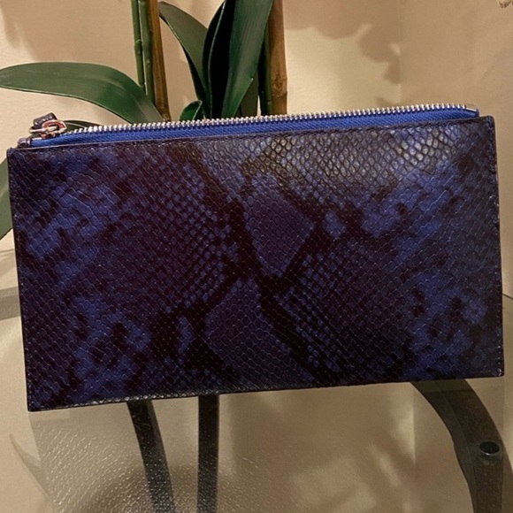 MICHAEL KORS ELECTRIC BLUE LEATHER JET SET LG ZIP CLUTCH WRISTLET NWT - Picture 3 of 7